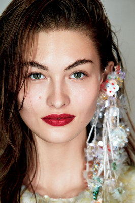 Grace Elizabeth Photo – Glamour (March 2017)