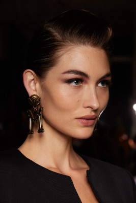 Grace Elizabeth - 2022 Moschino Fashion Show (Backstage) in Milan 02/25/2022