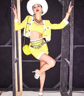 Grace Elizabeth - Moschino Spring 2023