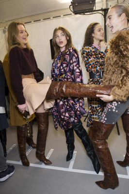 Grace Elizabeth - ISABEL MARANT FALL/WINTER 2017 FASHION SHOW IN PARIS 
