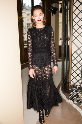 Grace Elizabeth - GIAMBATTISTA VALLI FALL/WINTER 2017 FASHION SHOW IN PARIS 