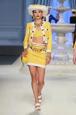 Grace Elizabeth - Moschino Spring 2023