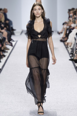 Grace Elizabeth - GIAMBATTISTA VALLI SPRING/SUMMER 2017 FASHION SHOW IN PARIS