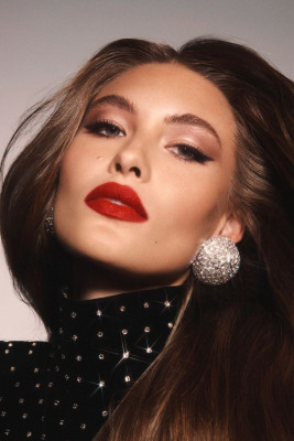 Grace Elizabeth - Estée Lauder (2022)