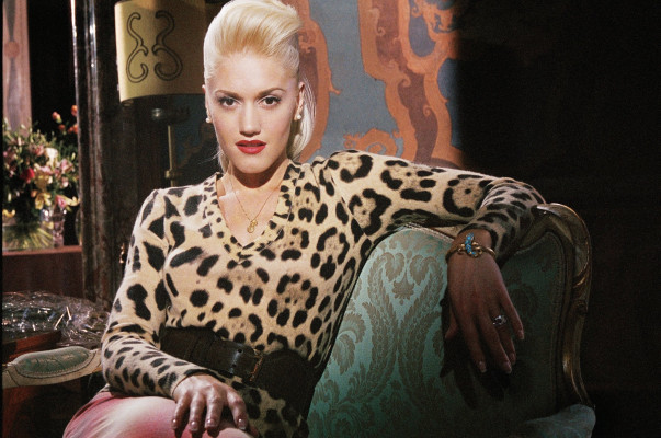 Gwen Stefani - Music Video Cool (2005)