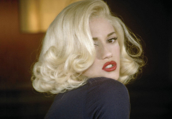 Gwen Stefani - Music Video Cool (2005)