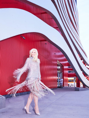 Gwen Stefani - Harpers Bazaar US August 2016