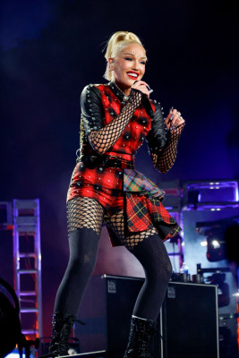 Gwen Stefani – Performing at Coachella Valley Music & Arts Festival in Indio 