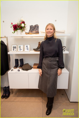 Gwyneth Paltrow - Hosts Launch of Goop MRKT Chicago 11/07/2019