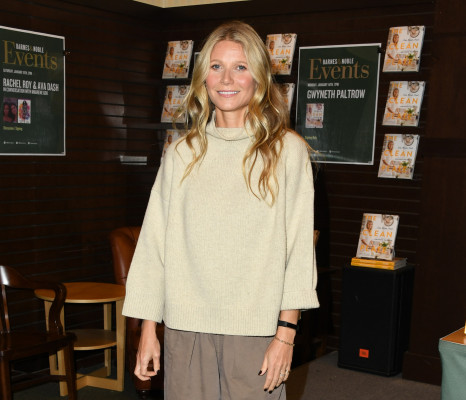 Gwyneth Paltrow - &#039;The Clean Plate&#039; Signing Session in Los Angeles 01/14/2019