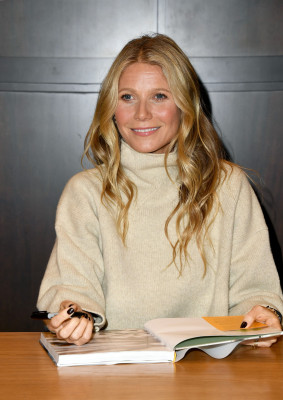 Gwyneth Paltrow - &#039;The Clean Plate&#039; Signing Session in Los Angeles 01/14/2019