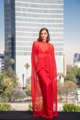 Hailee Steinfeld – at Sinners Photocall in Mexico City