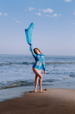 HAILEE STEINFELD for V Magazine, 2020