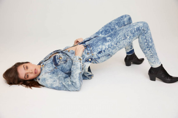 Hailee Steinfeld – Glamour Magazine Spain February 2019