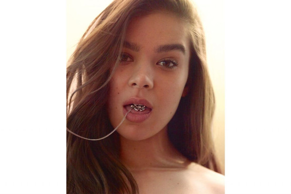 Hailee Steinfeld – The New York Times Style Magazine Singapore January 2019