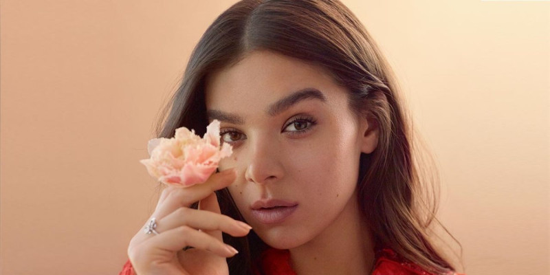 Hailee Steinfeld – The New York Times Style Magazine Singapore January 2019