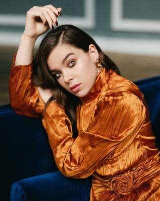 Hailee Steinfeld – Who What Wear UK Photoshoot 2018