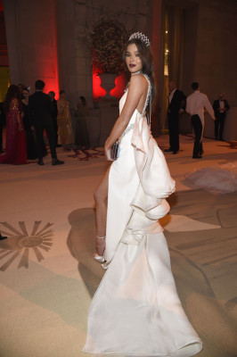 Hailee Steinfeld – MET Gala 2018