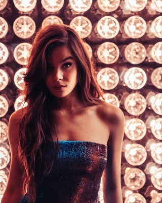 Hailee Steinfeld – Photoshoot in NYC, July 2018