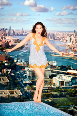 Hailee Steinfeld-Cosmopolitan 2021