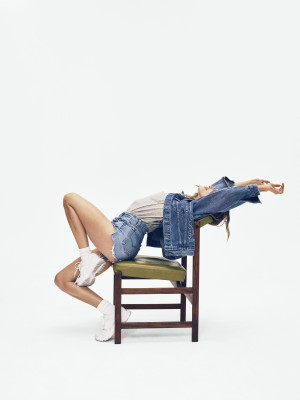 Hailey Baldwin -  Levi’s 501 Originals // 2021