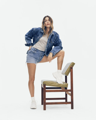 Hailey Baldwin -  Levi’s 501 Originals // 2021