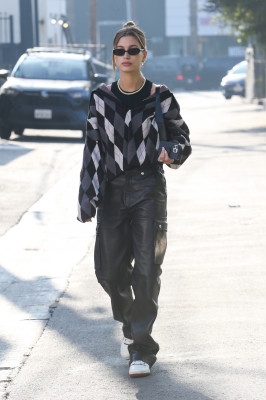 Hailey Rhode Bieber - Shopping in West Hollywood 11/02/2021