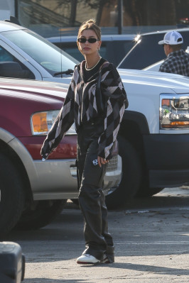 Hailey Rhode Bieber - Shopping in West Hollywood 11/02/2021