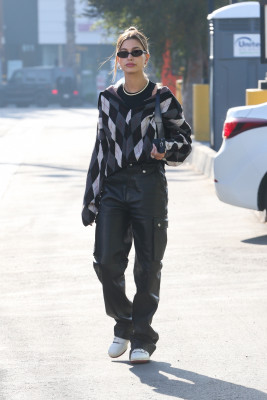 Hailey Rhode Bieber - Shopping in West Hollywood 11/02/2021
