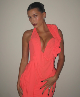 Hailey Baldwin 
