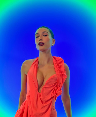 Hailey Baldwin 
