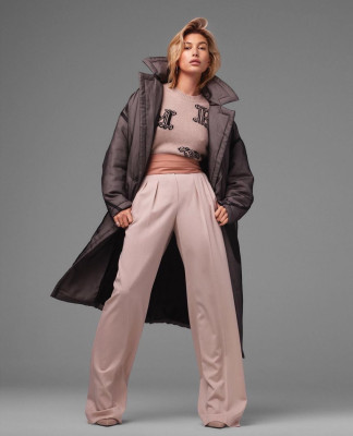 Hailey Baldwin – L’Officiel Paris 2018 Photos