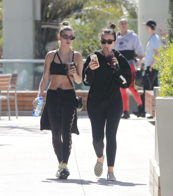 Hailey Baldwin pic #1057384