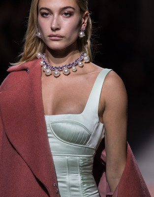 Hailey Baldwin pic #997040
