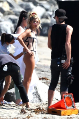 Hailey Baldwin pic #1005430