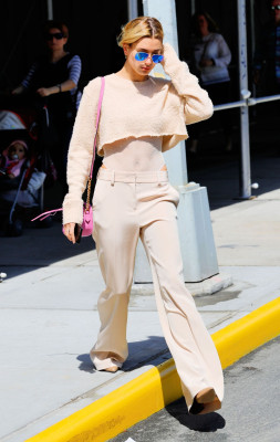 Hailey Baldwin pic #955172