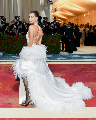 Hailey Baldwin - MET Gala 2022