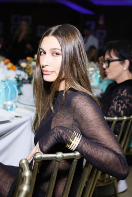 Hailey Baldwin - Tiffany &amp;amp; Co. x Lock Collection in Los Angeles 10/26/2022