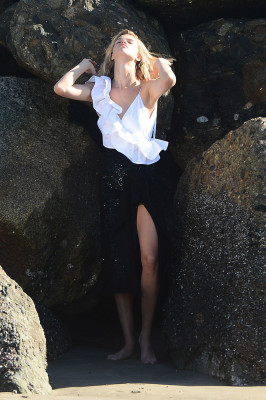 Hailey Clauson – Photoshoot on The Rocks in Venice Beach