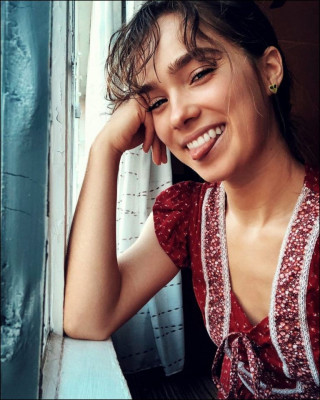 Haley Lu Richardson pic #1222577