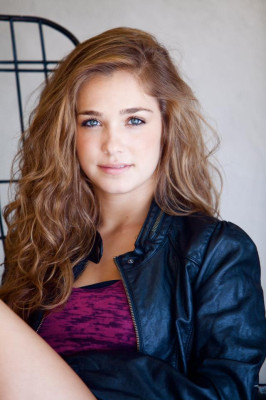 Haley Lu Richardson pic #1222589