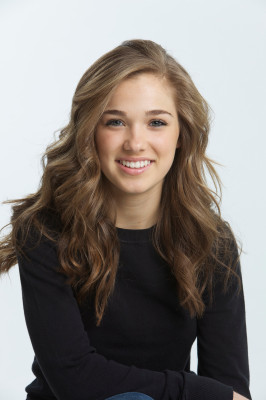 Haley Lu Richardson pic #1221990