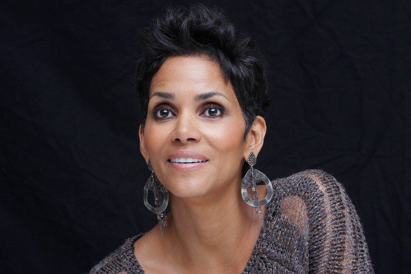 Halle Berry pic #575043