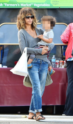 Halle Berry pic #848576
