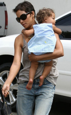Halle Berry pic #162785