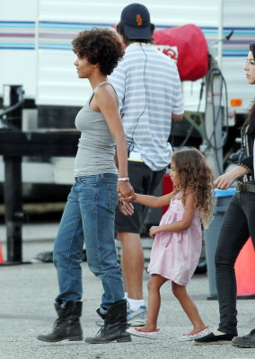 Halle Berry pic #538394