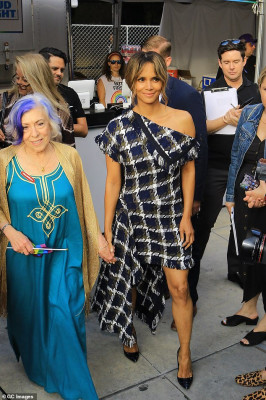 Halle Berry pic #1184212