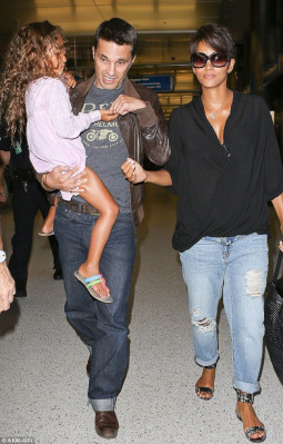 Halle Berry pic #688515