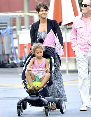 Halle Berry pic #675097