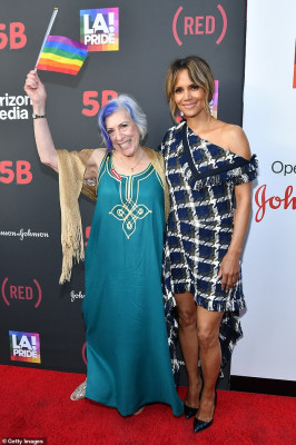 Halle Berry pic #1184209